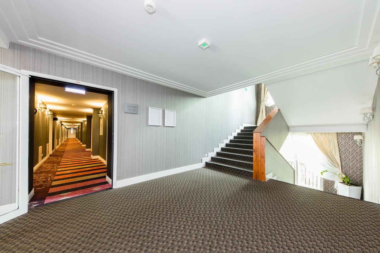Отель Hotel Lamberton Олтажев-28