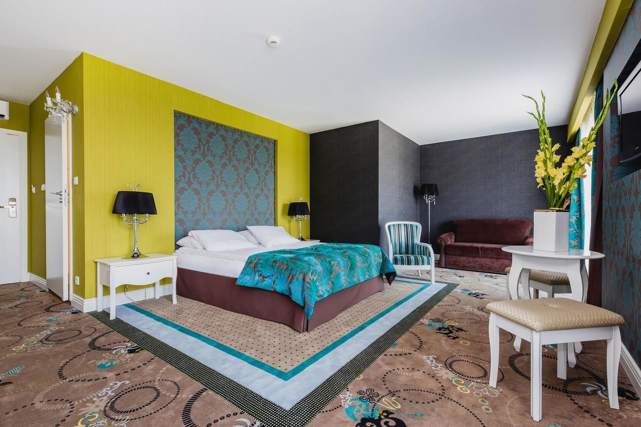 Отель Hotel Lamberton Олтажев