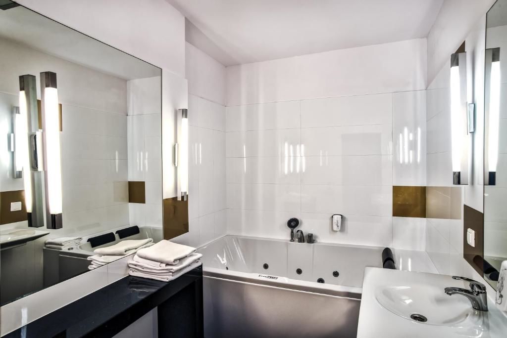 Отель Hotel Lamberton Олтажев