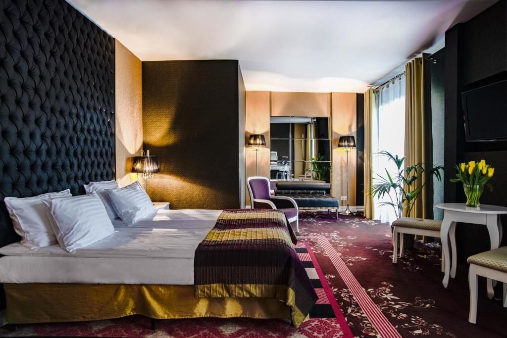 Отель Hotel Lamberton Олтажев