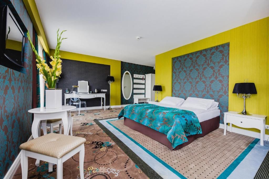 Отель Hotel Lamberton Олтажев