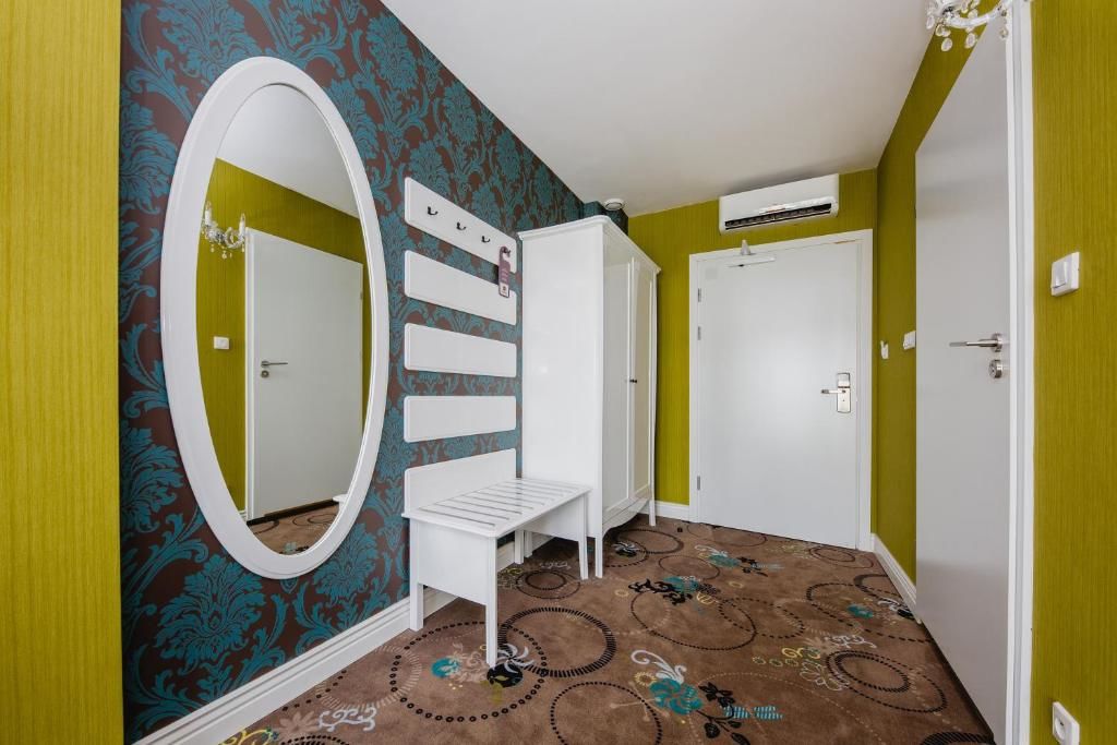Отель Hotel Lamberton Олтажев