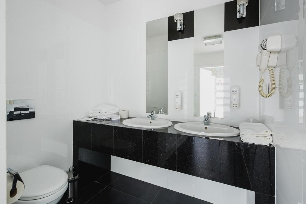 Отель Hotel Lamberton Олтажев
