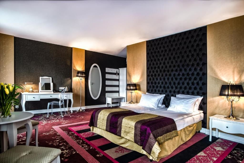 Отель Hotel Lamberton Олтажев